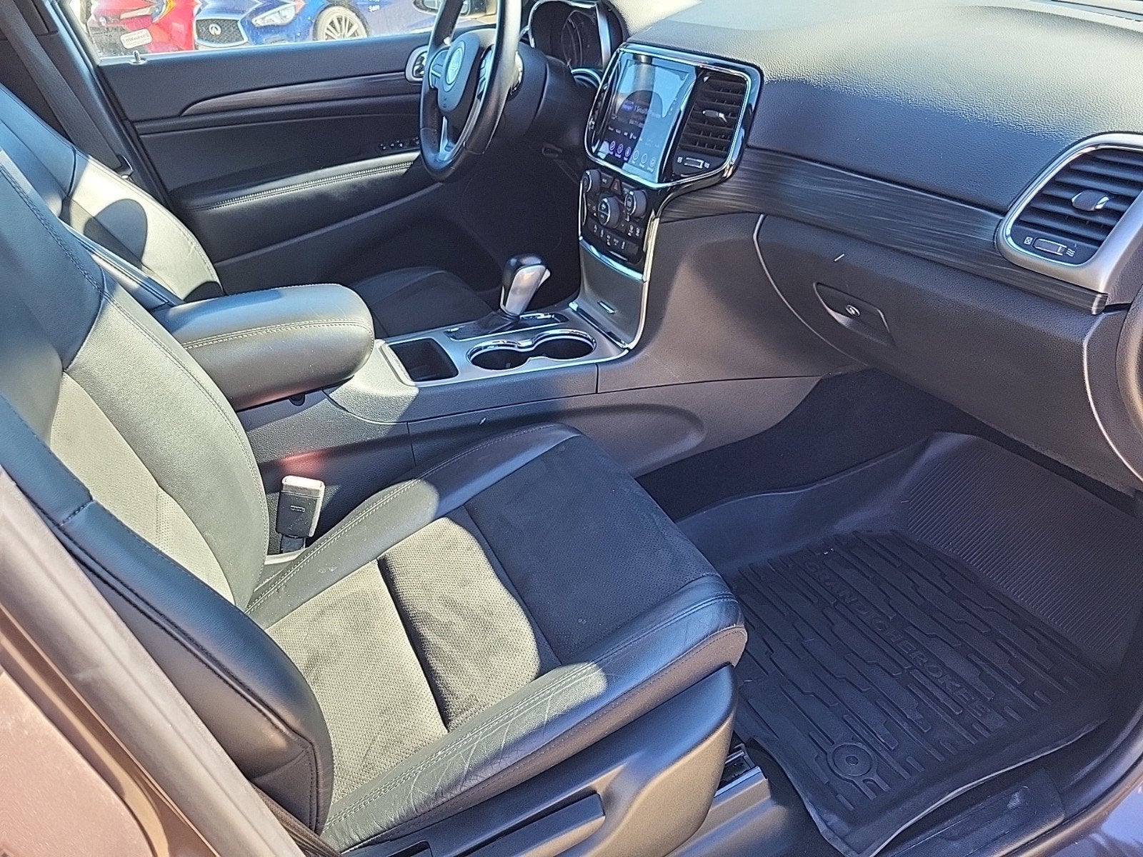 2020 Jeep Grand Cherokee Laredo E