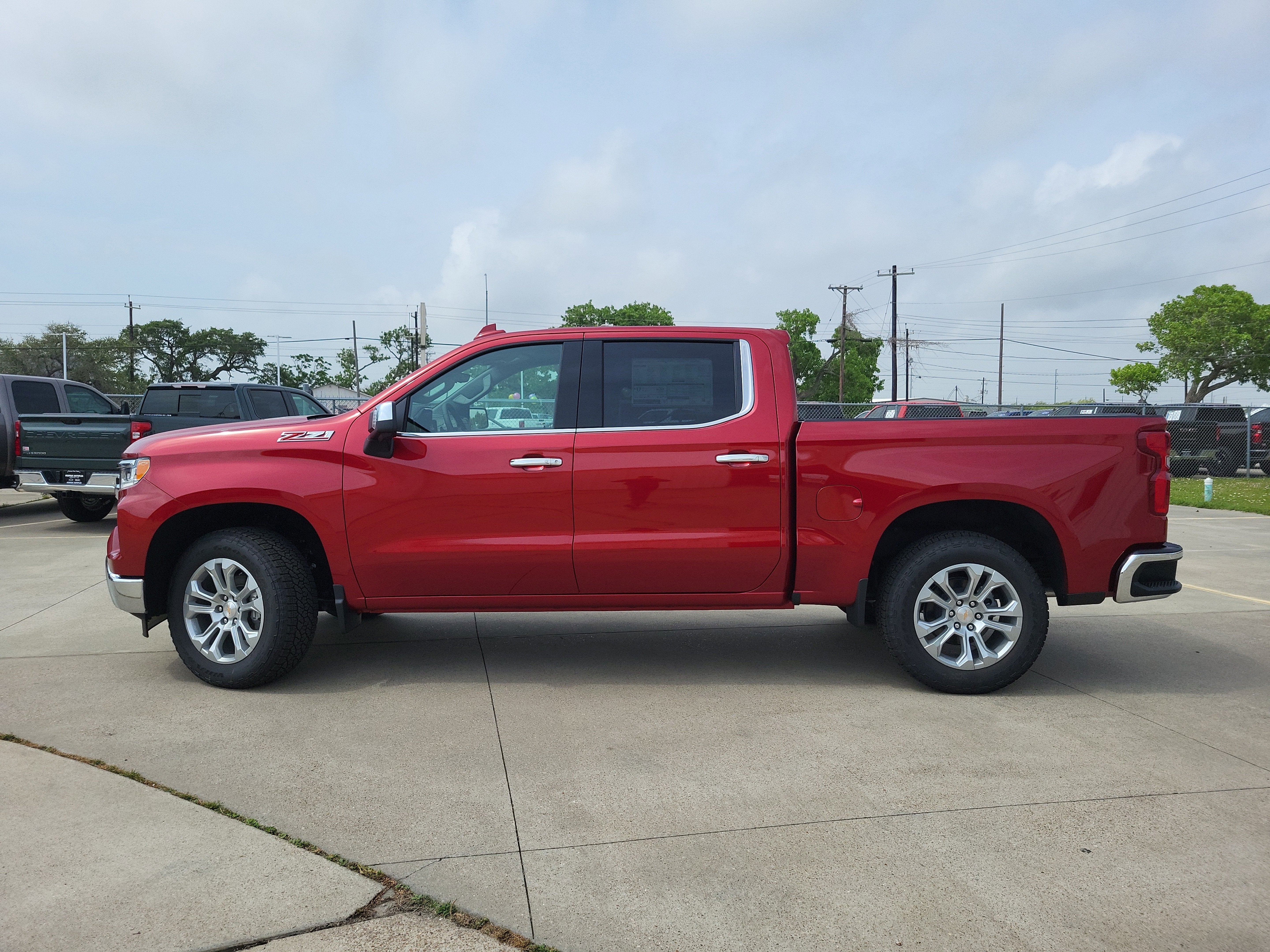 2025 Chevrolet Silverado 1500 LTZ