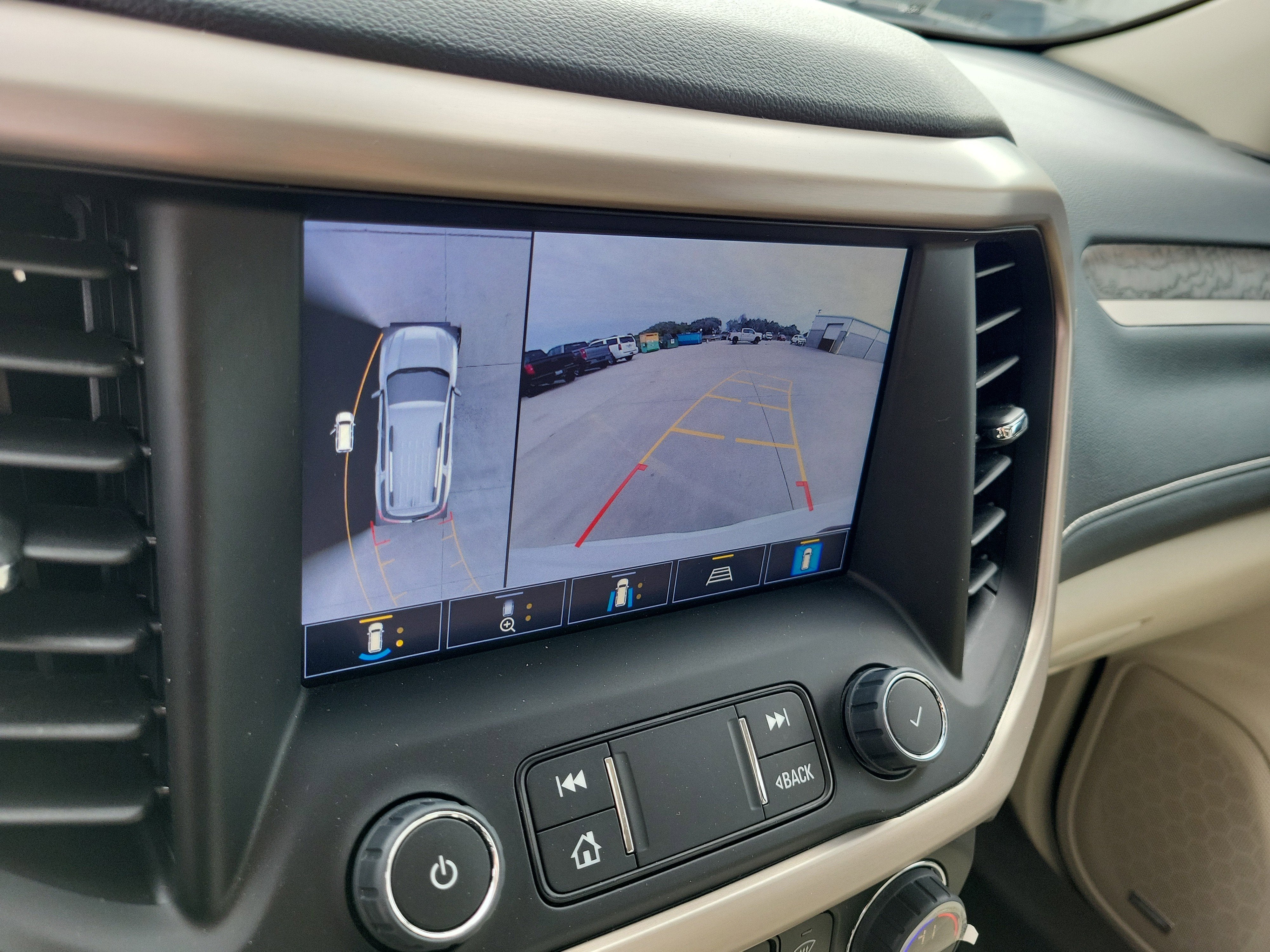 2023 GMC Acadia Denali