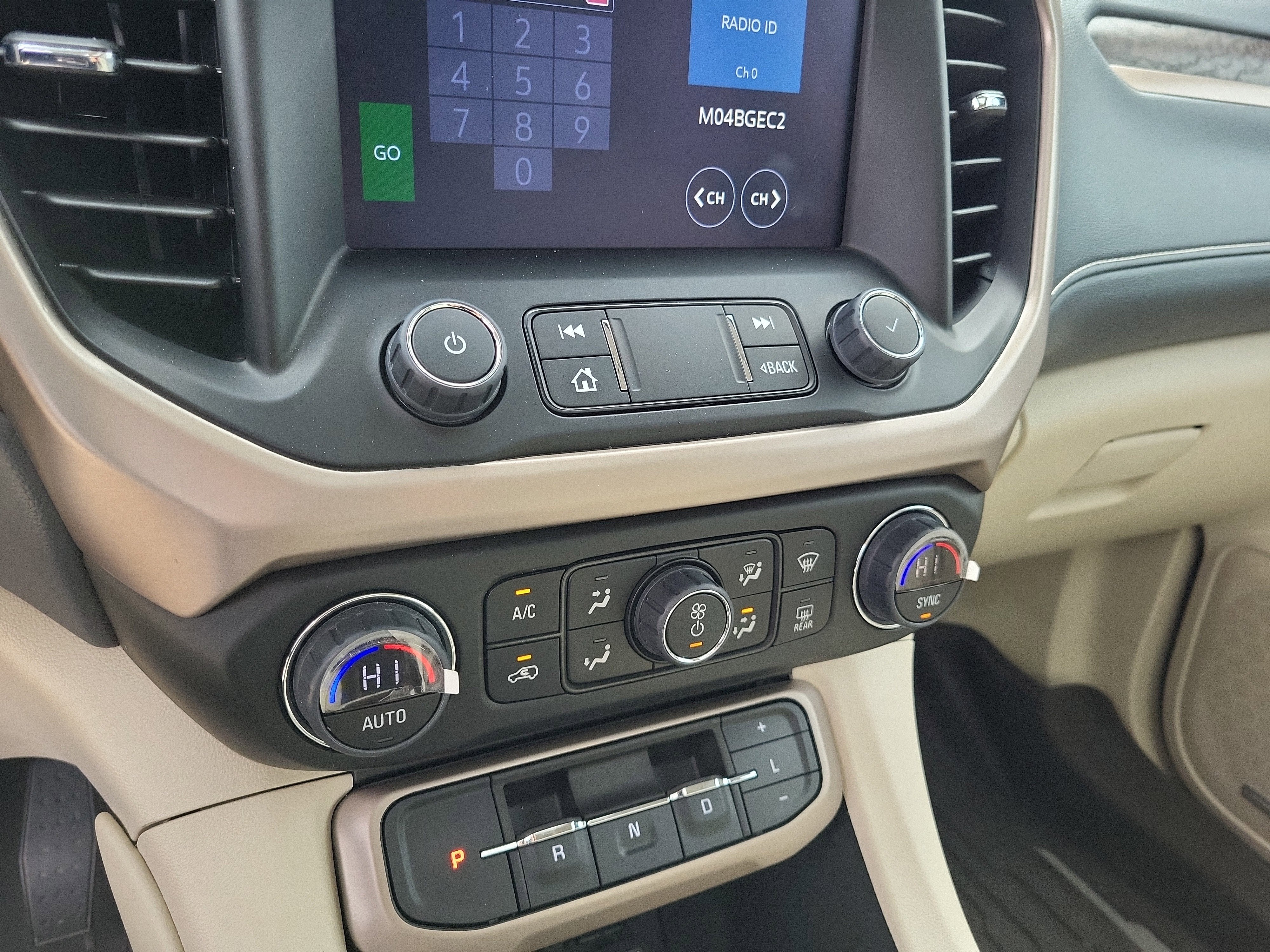 2023 GMC Acadia Denali