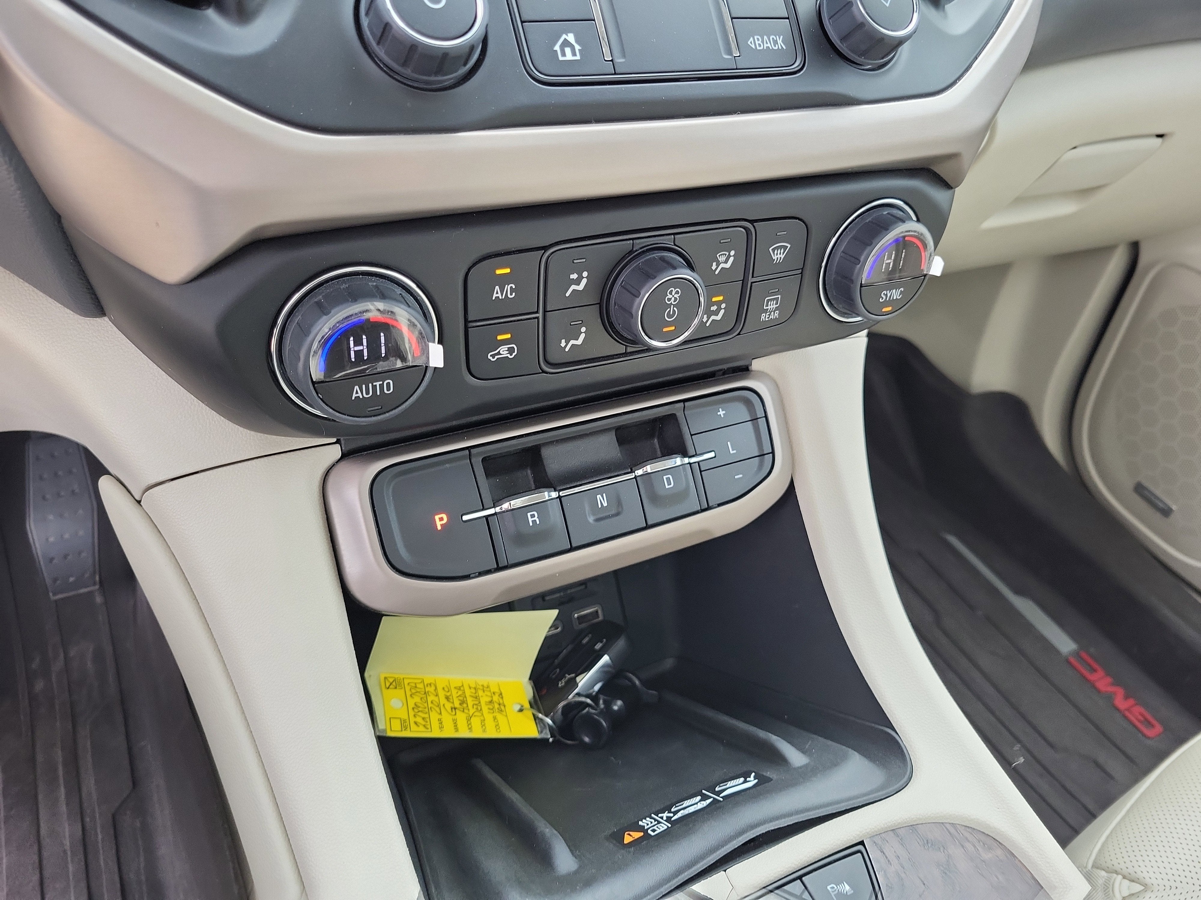 2023 GMC Acadia Denali