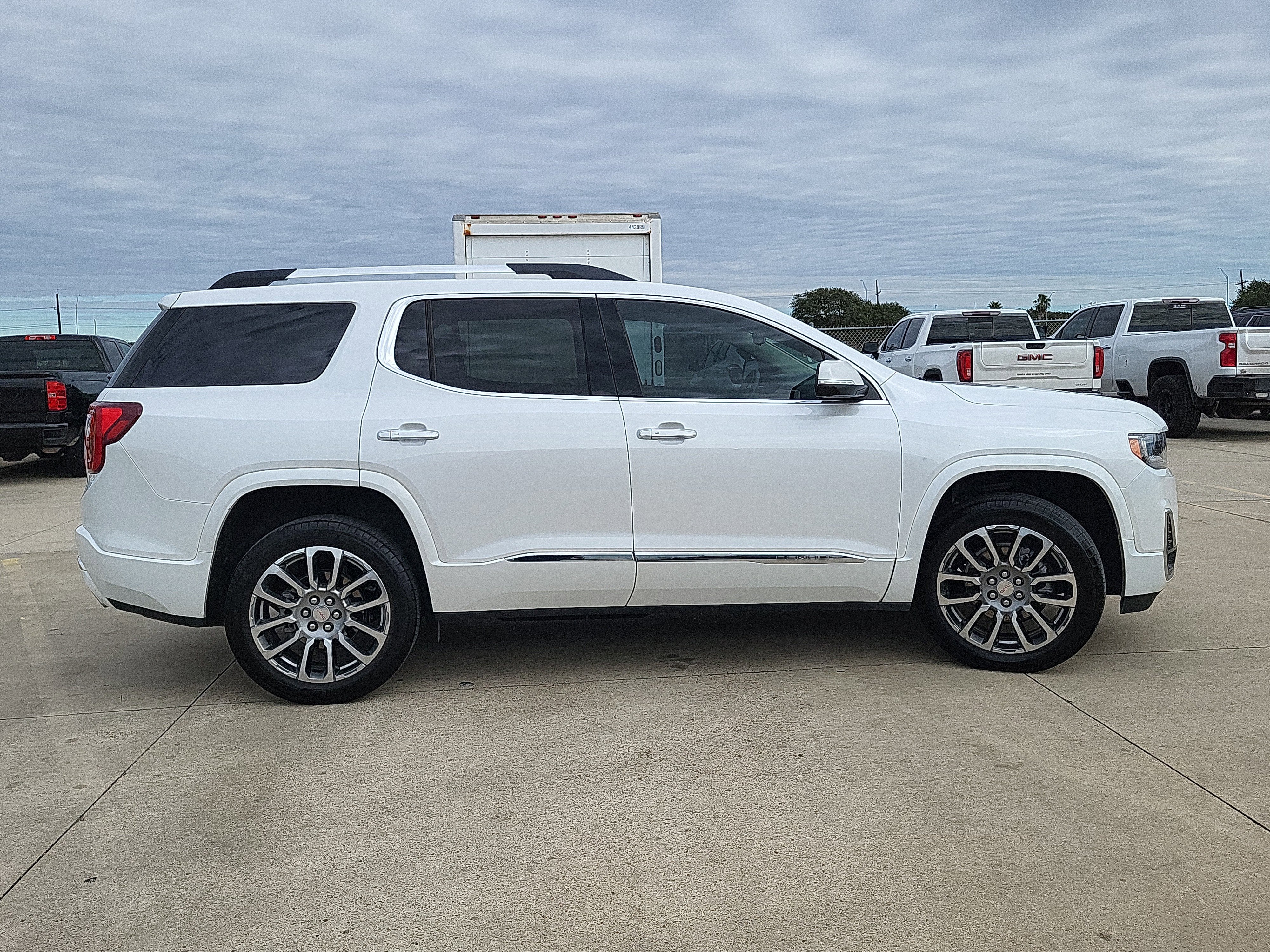 2023 GMC Acadia Denali