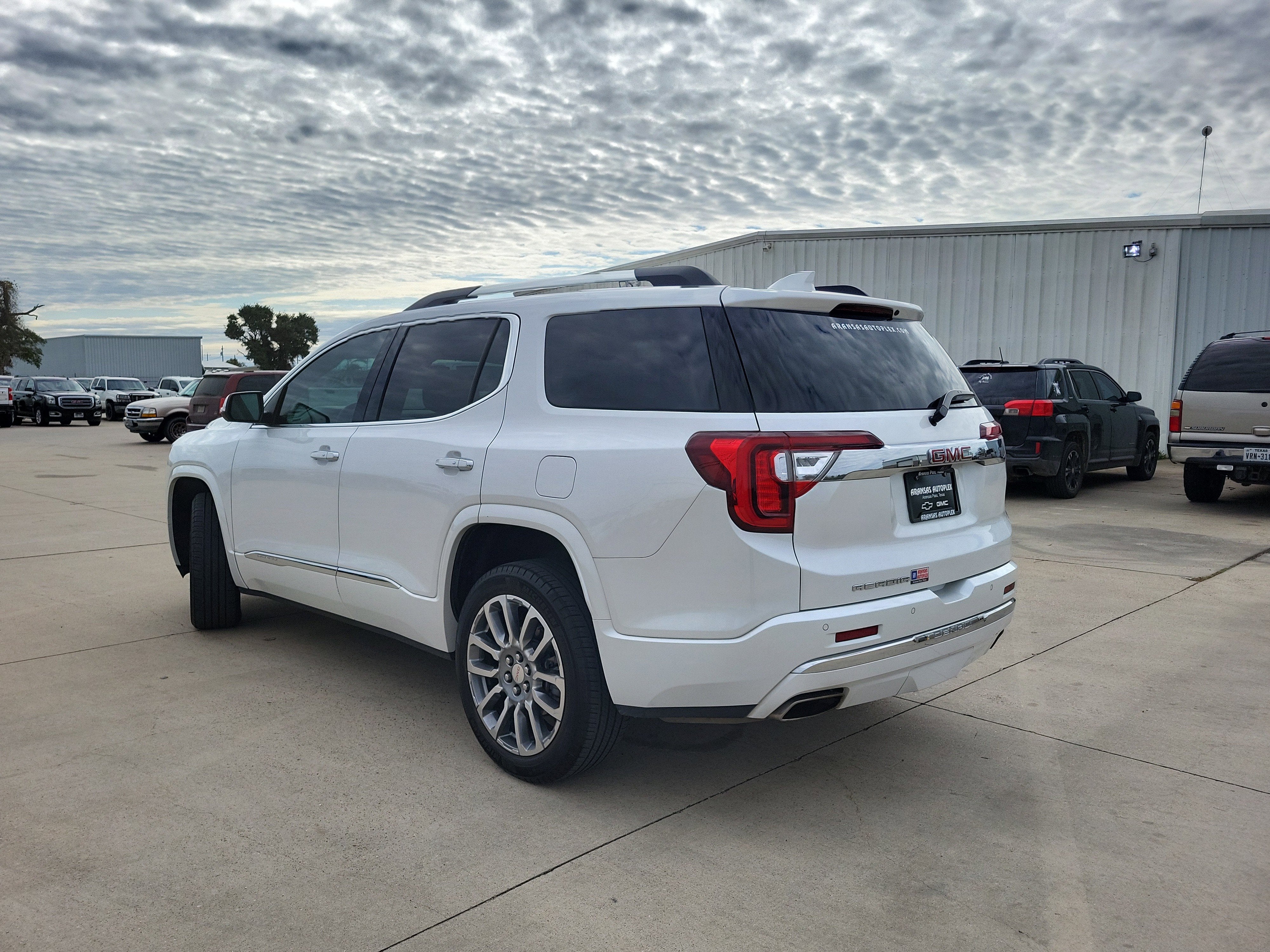 2023 GMC Acadia Denali