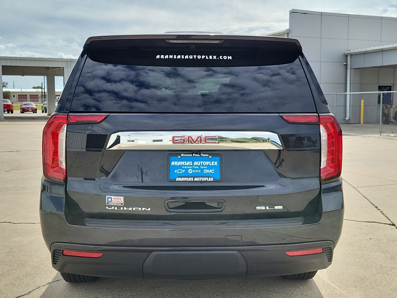 2024 GMC Yukon SLE