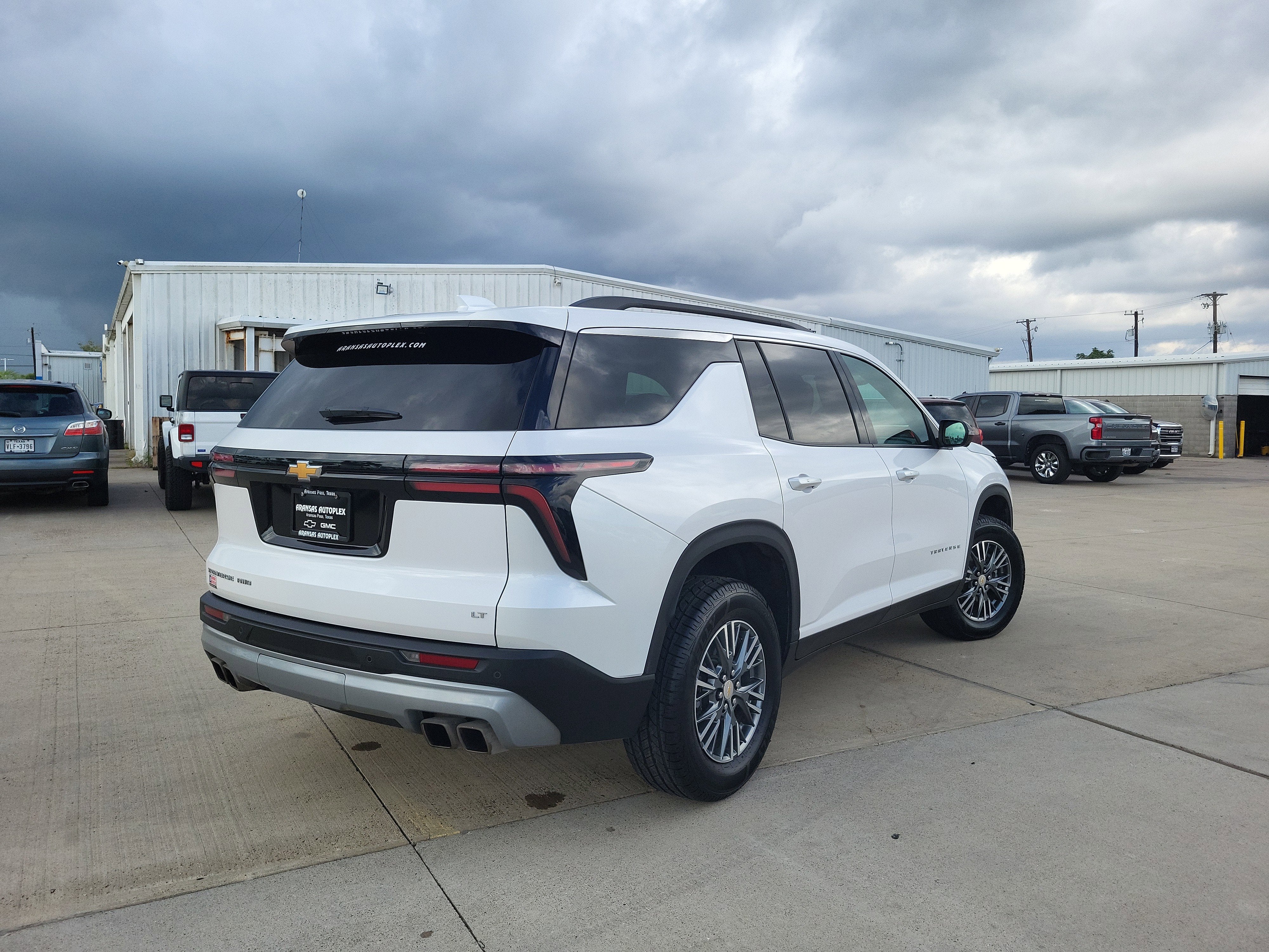 2024 Chevrolet Traverse LT