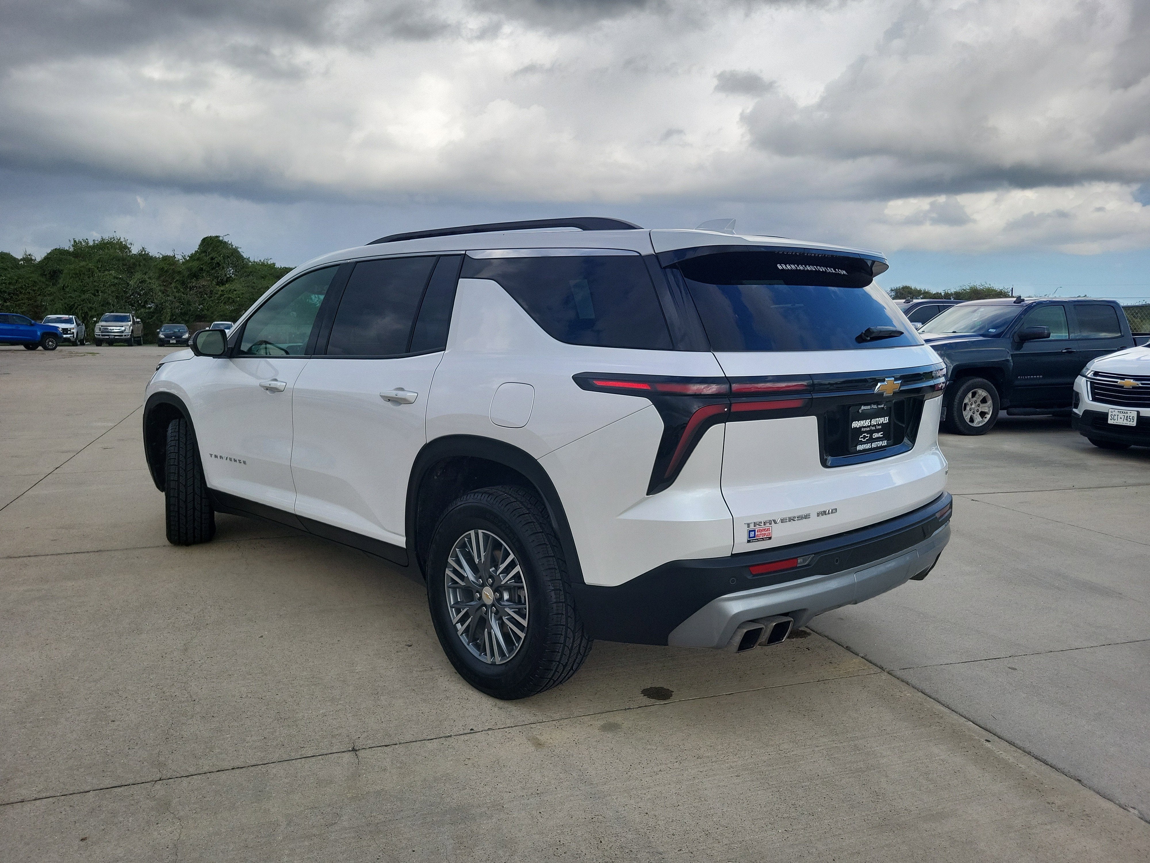 2024 Chevrolet Traverse LT
