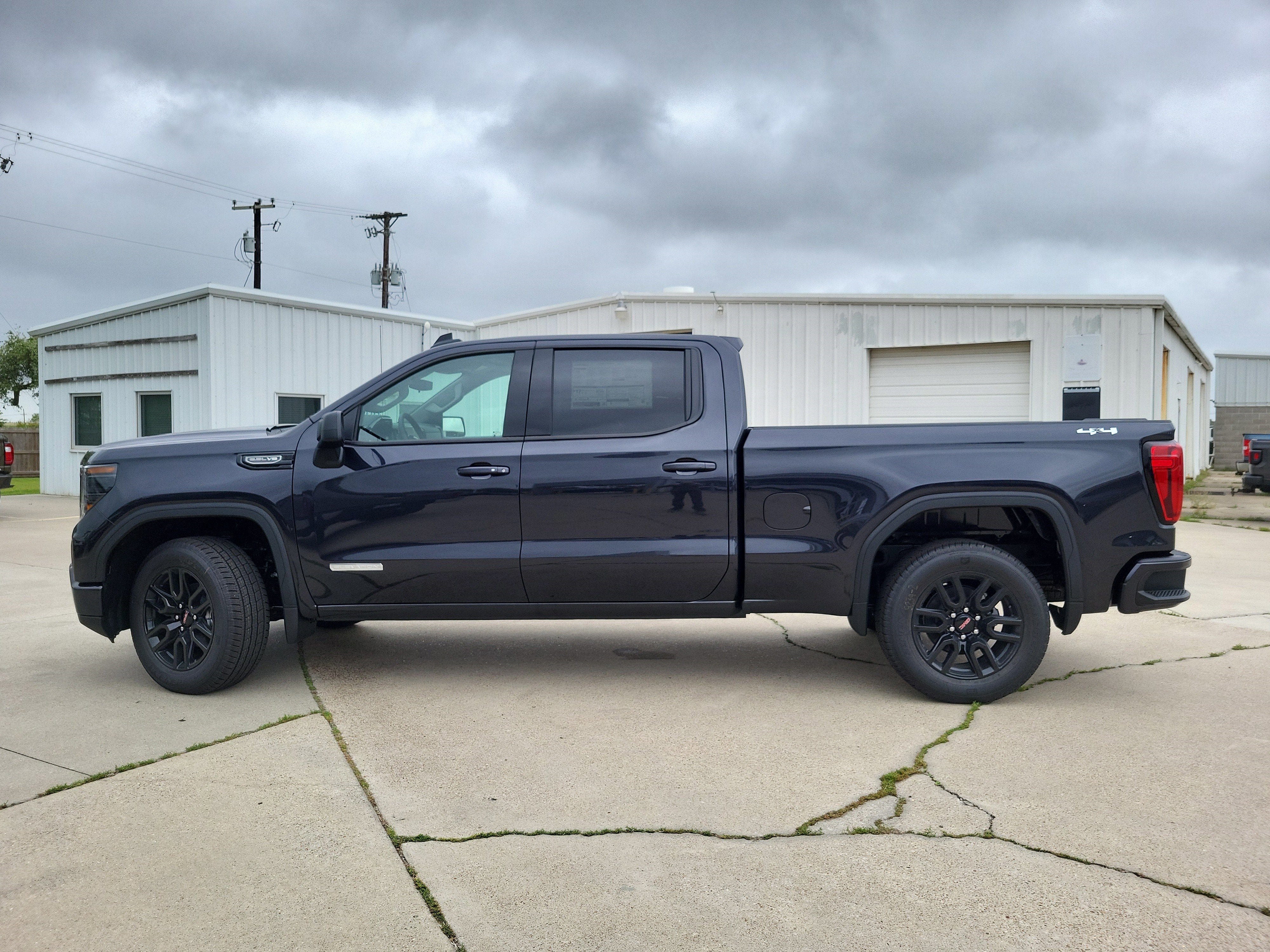 2025 GMC Sierra 1500 Elevation