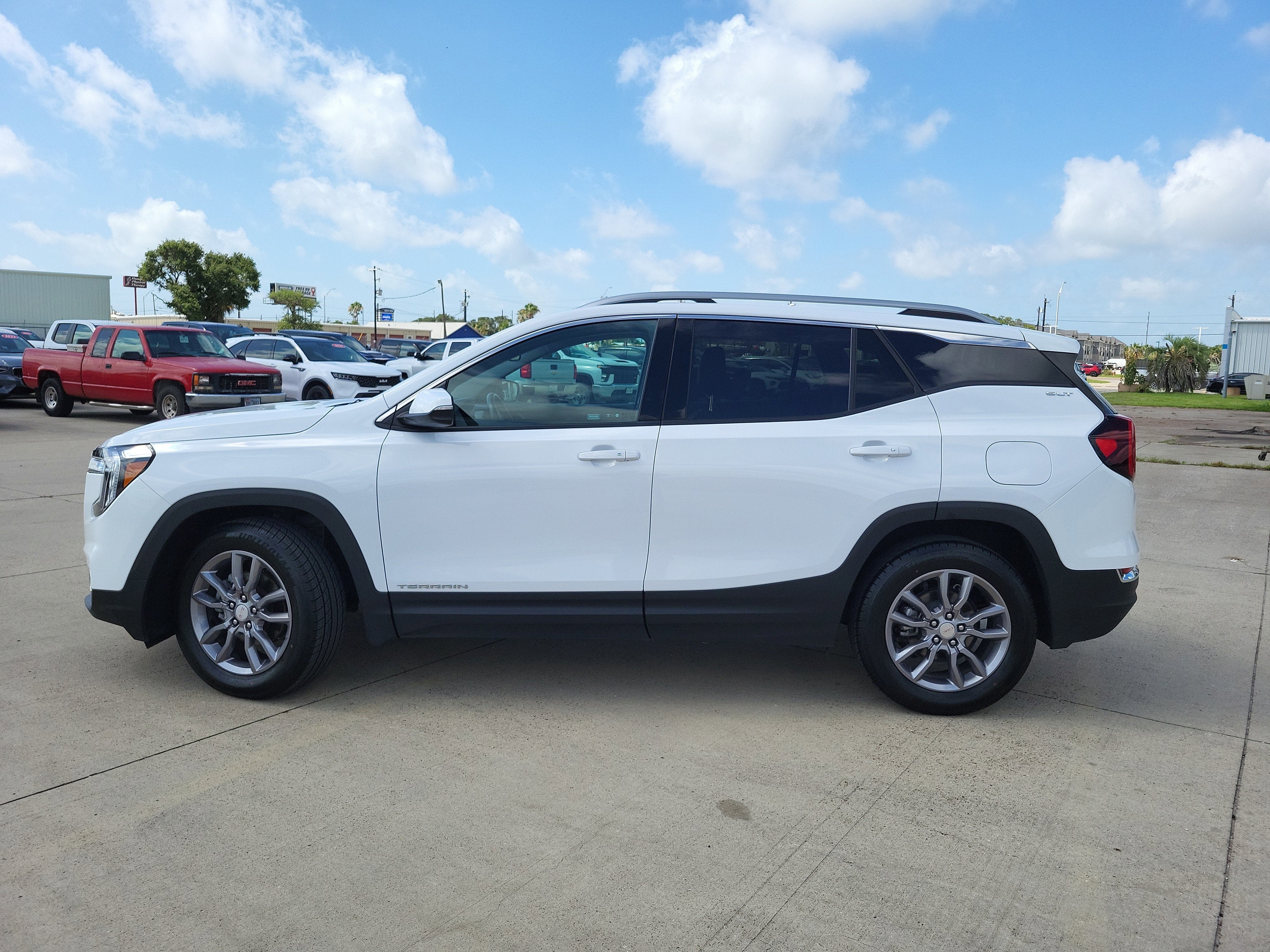 2024 GMC Terrain SLT