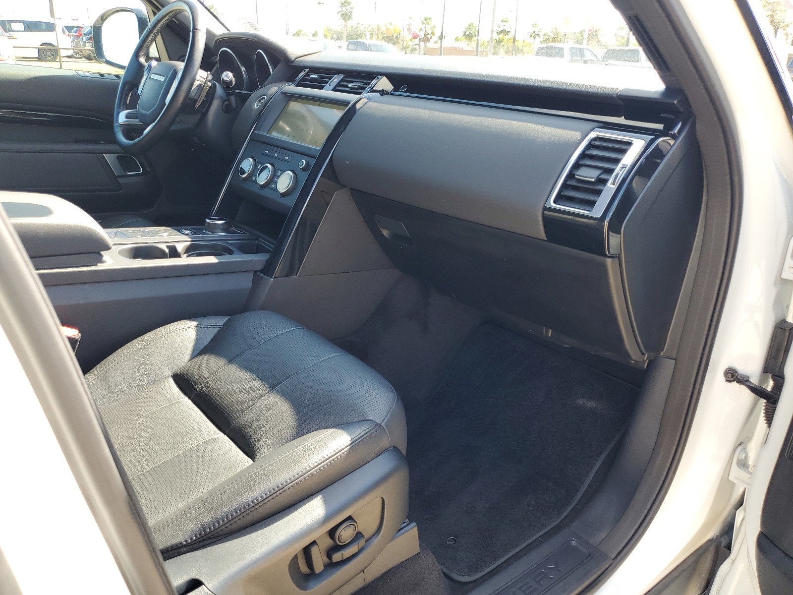 2020 Land Rover Discovery SE