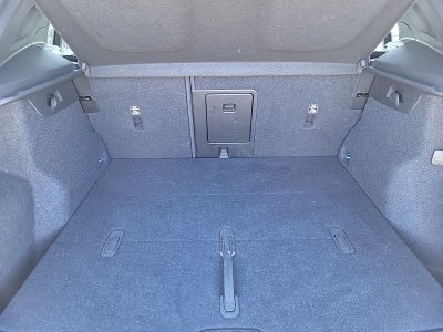 2023 Volvo XC40 Plus Bright Theme