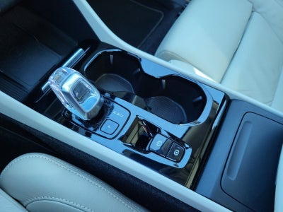 2023 Volvo XC40 Plus Bright Theme