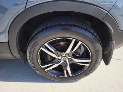 2023 Volvo XC40 Plus Bright Theme