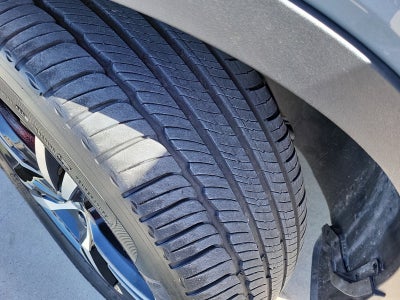 2023 Volvo XC40 Plus Bright Theme